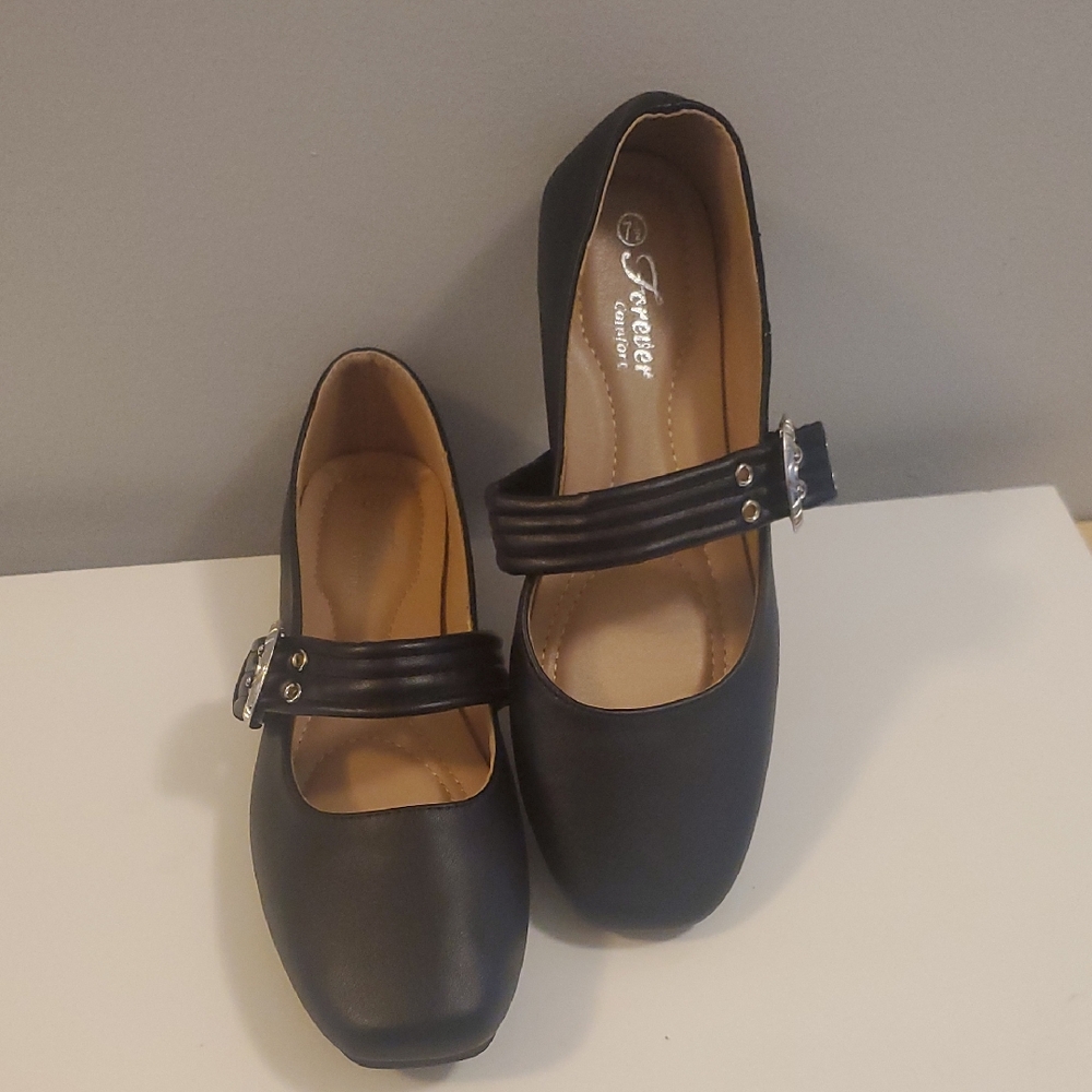 Women's Black Flats